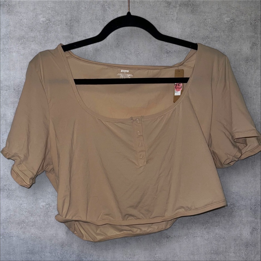 SKIMS Tan Puff Sleeve Crop Blouse‎